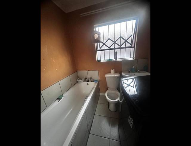 8 BEDROOM HOUSE FOR SALE IN BIRCH ACRES